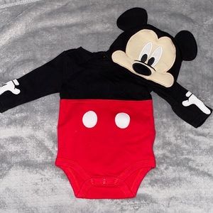 ✨Disney Mickey Onesie & Hat✨
